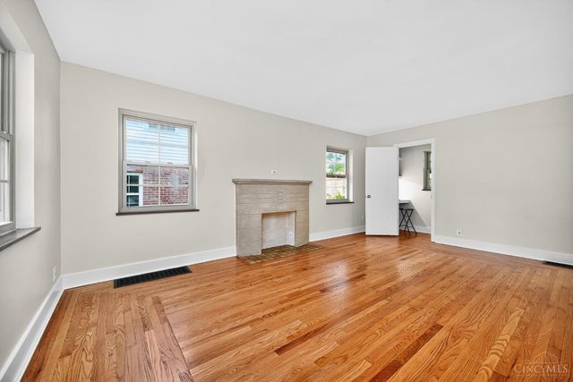3032 S Hegry Circle, Cincinnati, OH 45238