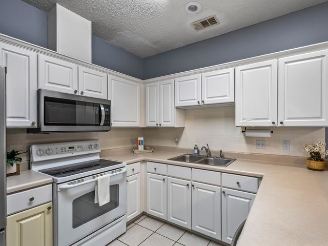 5015 Mint Hill Court, Tallahassee, FL 32309