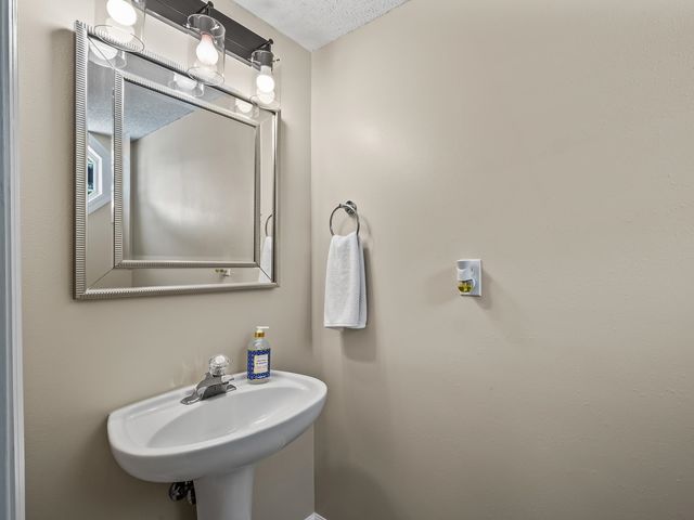 5015 Mint Hill Court, Tallahassee, FL 32309