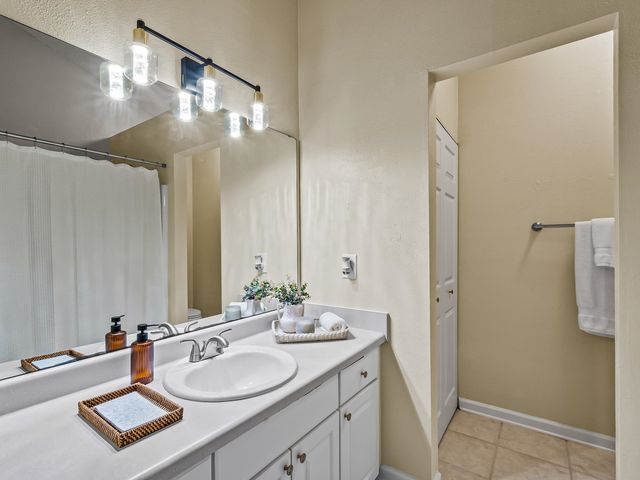 5015 Mint Hill Court, Tallahassee, FL 32309