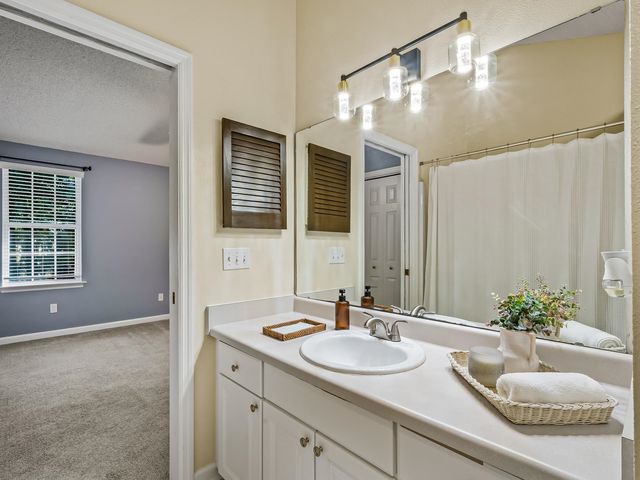 5015 Mint Hill Court, Tallahassee, FL 32309