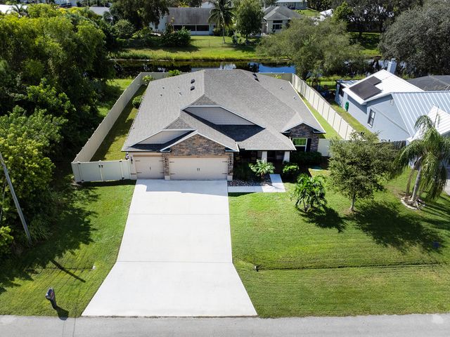 1662 SE North Blackwell Drive, Port St. Lucie, Port St Lucie, FL 34952