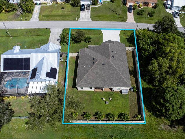 1662 SE North Blackwell Drive, Port St. Lucie, Port St Lucie, FL 34952
