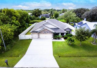1662 SE North Blackwell Drive, Port St. Lucie, Port St Lucie, FL 34952
