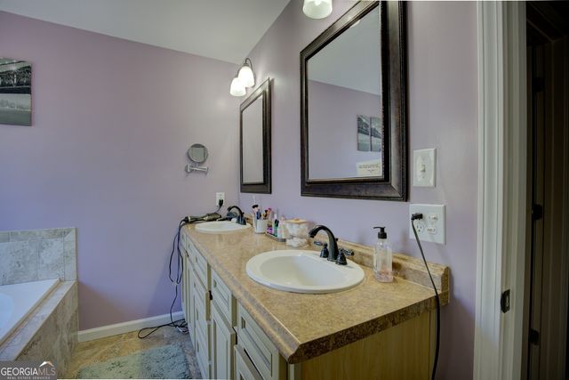 5649 Hightower Trail SE, Social Circle, GA 30025