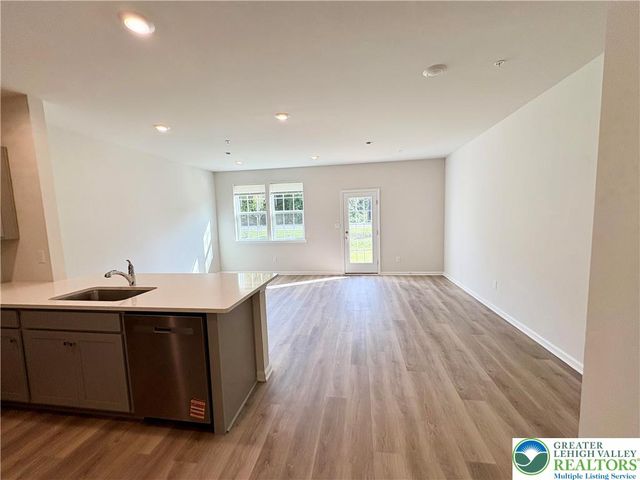 1203 Susan Circle, Upper Macungie Twp, PA 18031