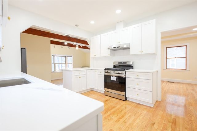 98 Safford St, Quincy, MA 02171