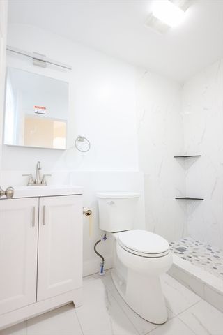 98 Safford St, Quincy, MA 02171