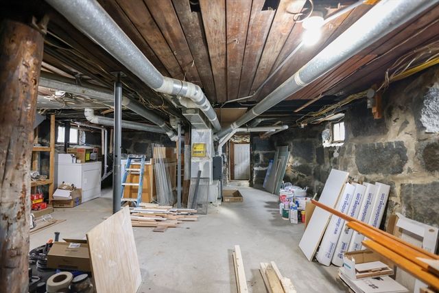 98 Safford St, Quincy, MA 02171