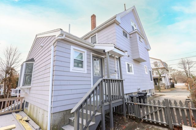 98 Safford St, Quincy, MA 02171