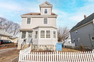 98 Safford St, Quincy, MA 02171