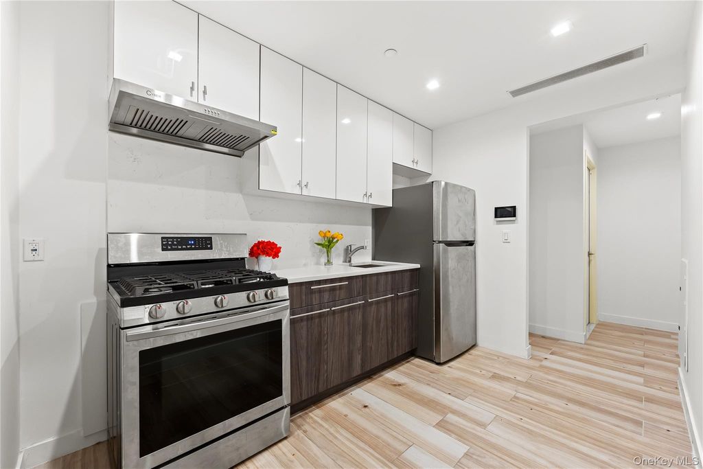 140-20 Cherry Ave 3B, Flushing, NY 11355