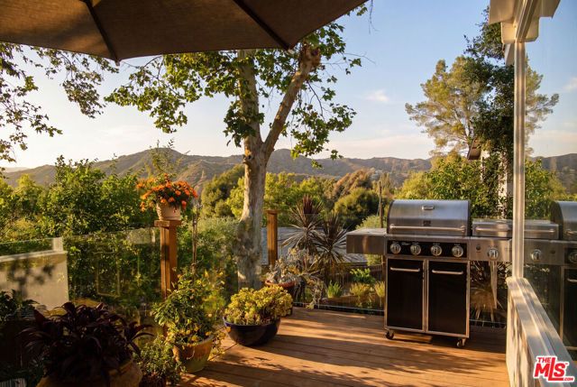 679 Wonder View Drive, Calabasas, CA 91302
