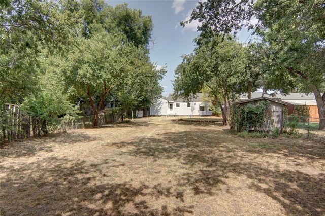 1203 Hanover Street, Weatherford, TX 76086