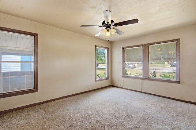 1203 Hanover Street, Weatherford, TX 76086