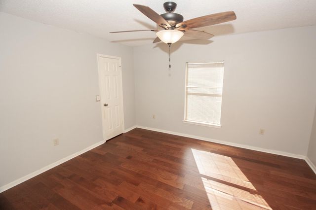 3914 Ivywood Drive, Pearland, TX 77584