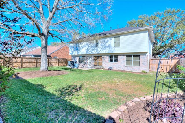 3914 Ivywood Drive, Pearland, TX 77584