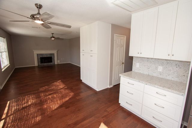 3914 Ivywood Drive, Pearland, TX 77584