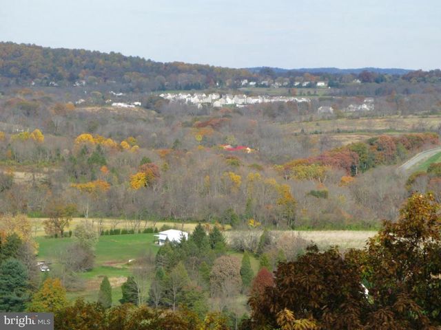 191 RATTLESNAKE HILL RD, Boyertown, PA 19512