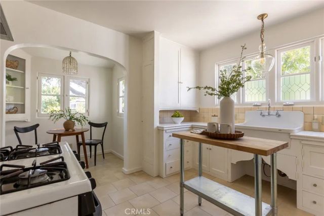 730 N Hill Avenue, Pasadena, CA 91104