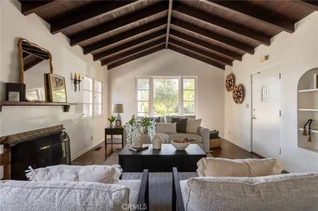 730 N Hill Avenue, Pasadena, CA 91104