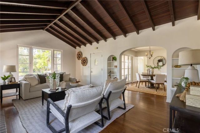 730 N Hill Avenue, Pasadena, CA 91104