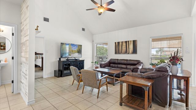 3322 Joshs Way, Marion, TX 78124