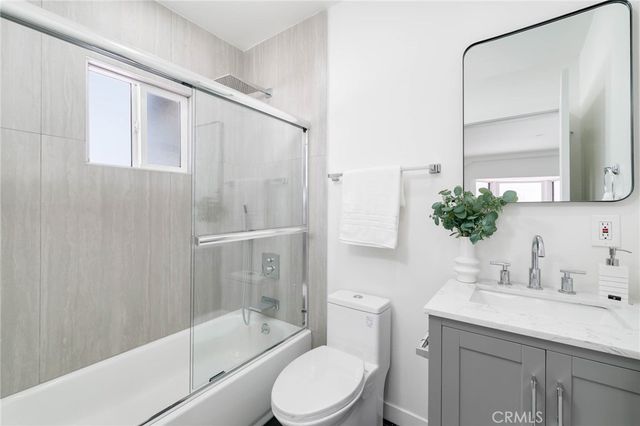 8221 Kentland, West Hills, CA 91304