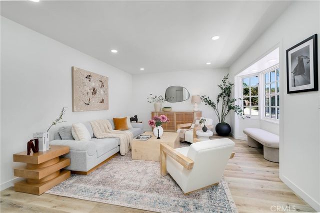 8221 Kentland, West Hills, CA 91304