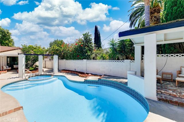 8221 Kentland, West Hills, CA 91304