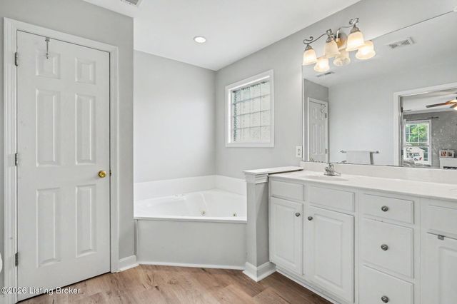 5103 Fox Run Rd, Buckner, KY 40010