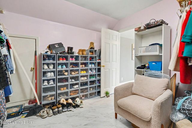 5103 Fox Run Rd, Buckner, KY 40010