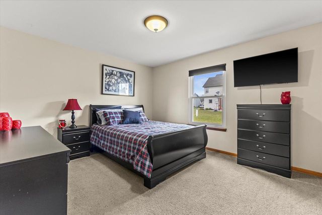 8316 Ivanhoe PLACE, Sturtevant, WI 53177