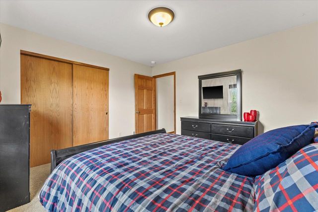 8316 Ivanhoe PLACE, Sturtevant, WI 53177