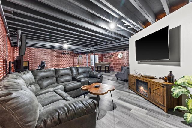 8316 Ivanhoe PLACE, Sturtevant, WI 53177
