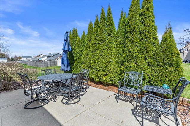 8316 Ivanhoe PLACE, Sturtevant, WI 53177