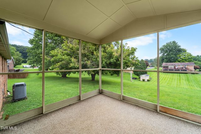 19452 Pleasant View Drive, Abingdon, VA 24211