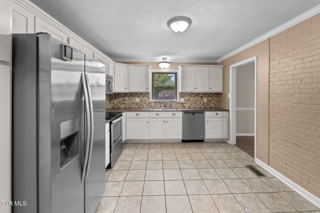 19452 Pleasant View Drive, Abingdon, VA 24211