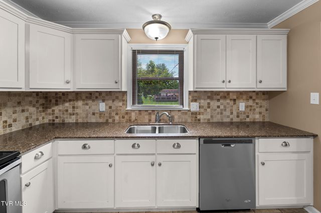 19452 Pleasant View Drive, Abingdon, VA 24211