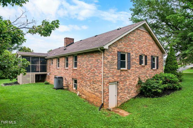 19452 Pleasant View Drive, Abingdon, VA 24211