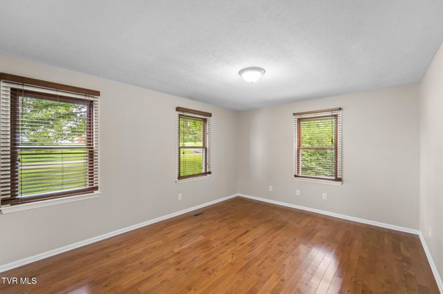 19452 Pleasant View Drive, Abingdon, VA 24211