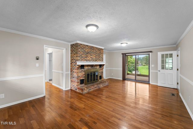 19452 Pleasant View Drive, Abingdon, VA 24211