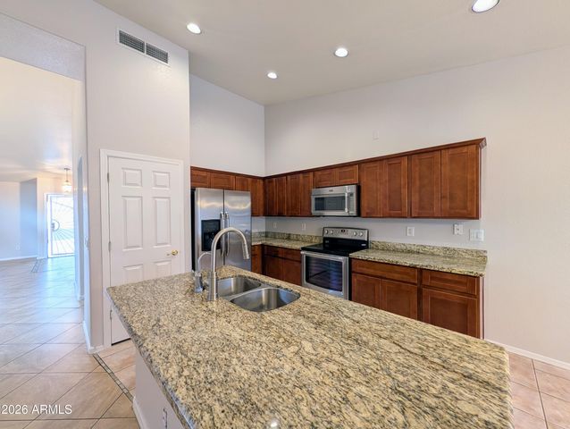 15748 W PARADISE Lane, Surprise, AZ 85374