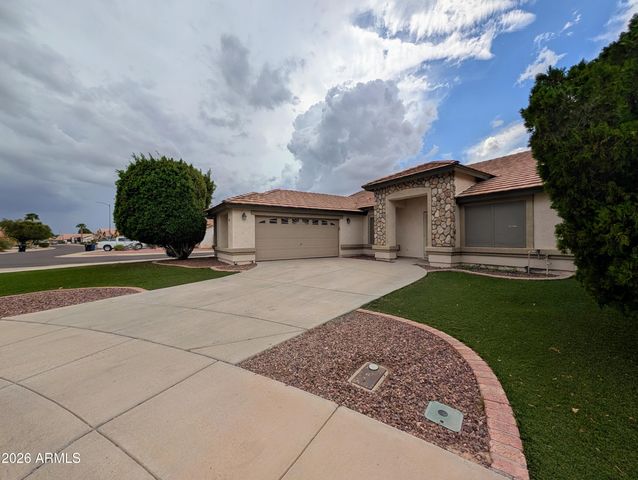 15748 W PARADISE Lane, Surprise, AZ 85374