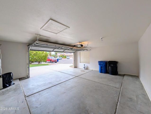 15748 W PARADISE Lane, Surprise, AZ 85374