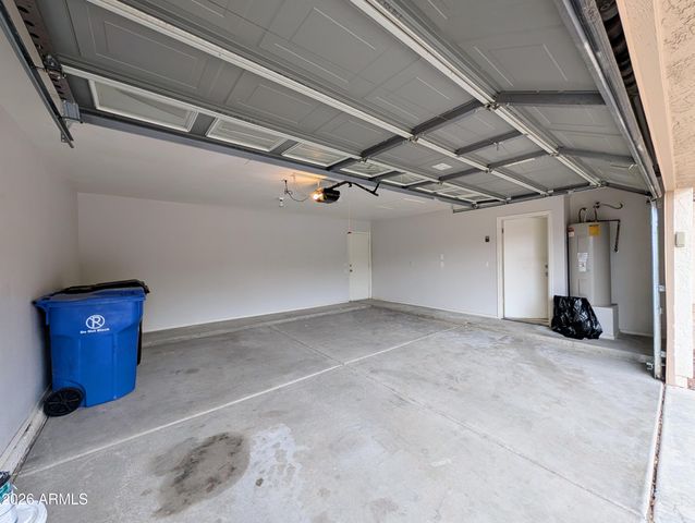 15748 W PARADISE Lane, Surprise, AZ 85374