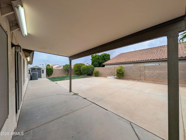 15748 W PARADISE Lane, Surprise, AZ 85374