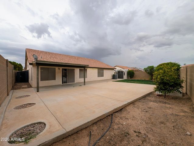 15748 W PARADISE Lane, Surprise, AZ 85374