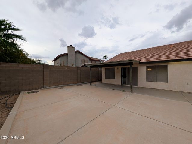 15748 W PARADISE Lane, Surprise, AZ 85374