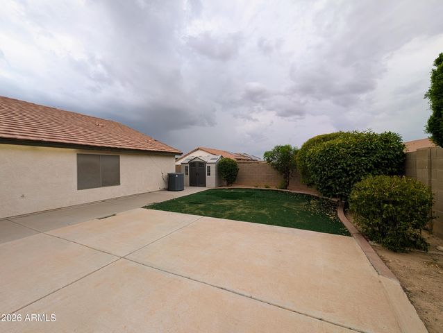 15748 W PARADISE Lane, Surprise, AZ 85374